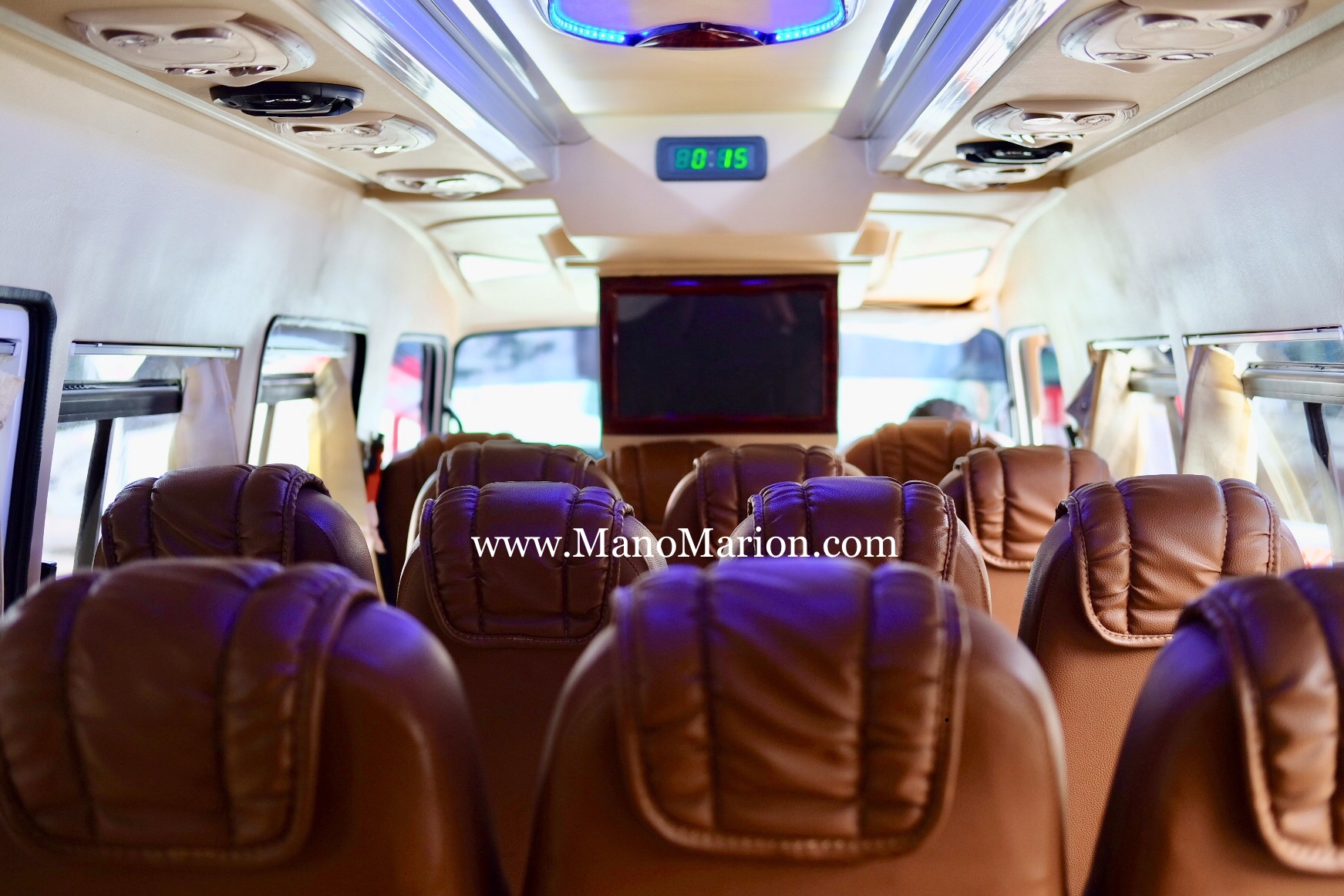 sewa-elf-jakarta-interior