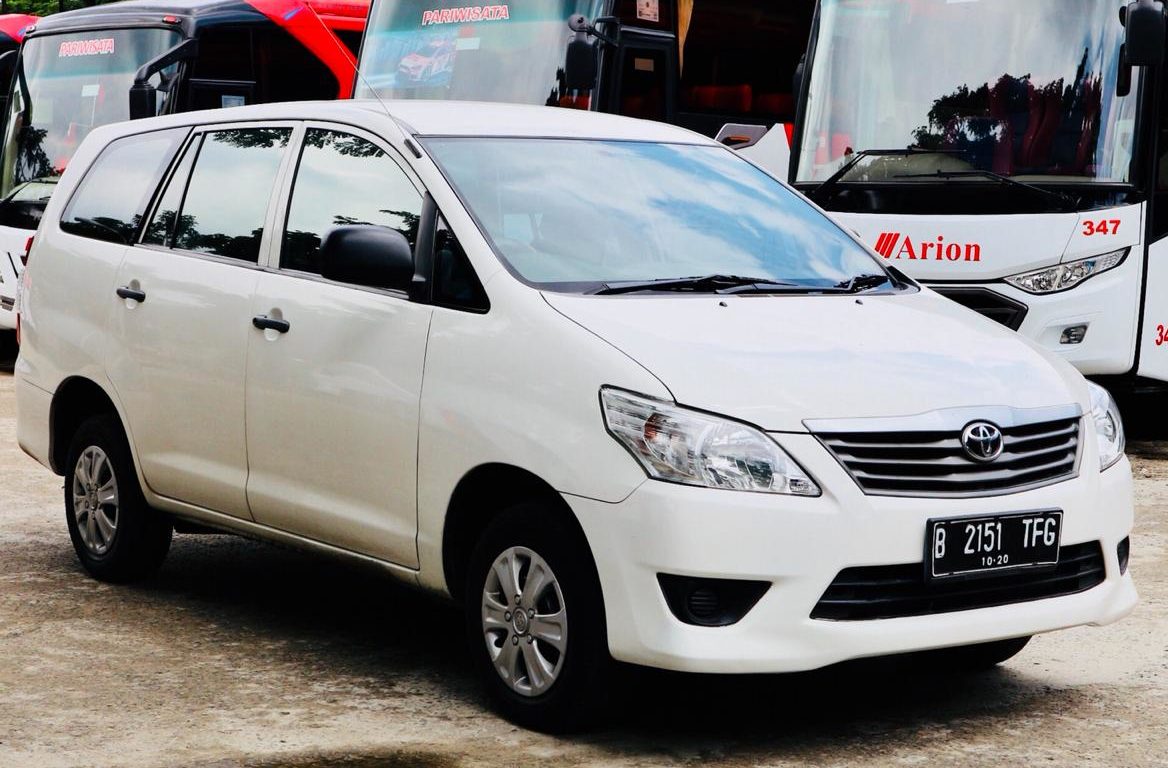 sewa innova jakarta